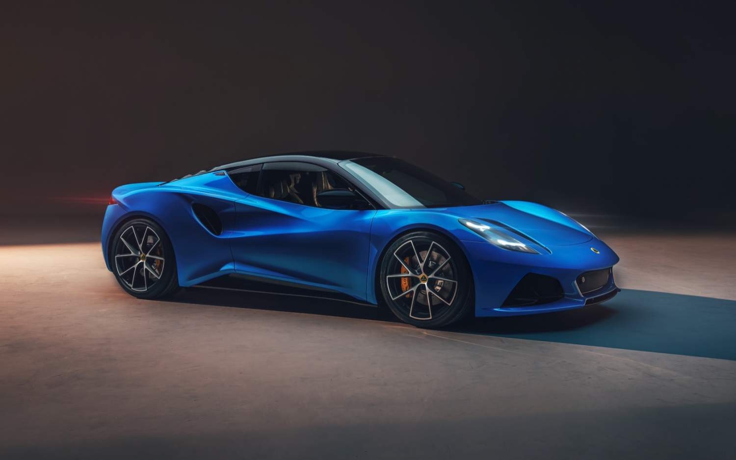 The New Lotus Emira Ends A Sports Car Era In The Best Possible Way Slashgear The New Lotus Emira Ends A Sports Car Era In The Best Possible Way Slashgear
