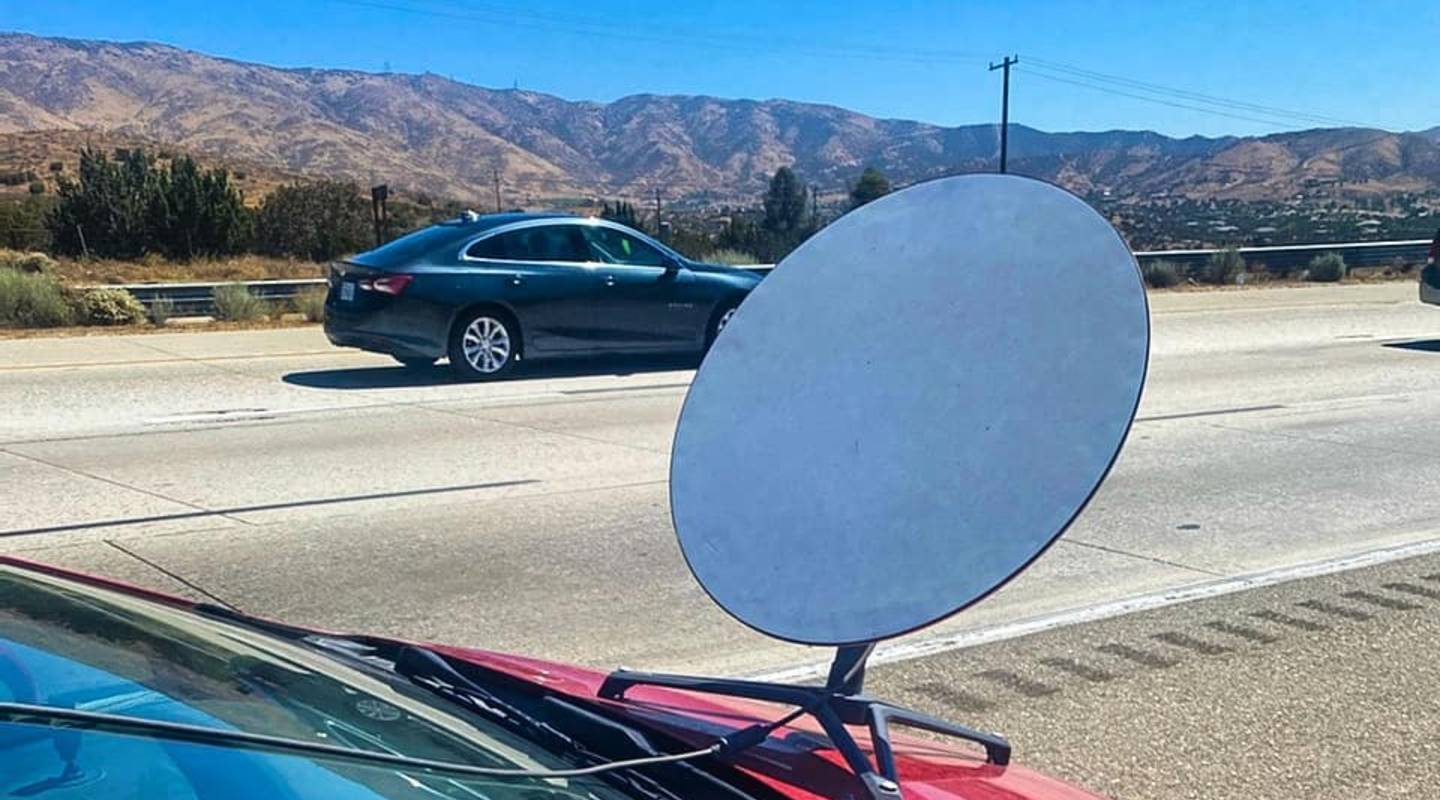 PSA Don't put a Starlink satellite dish on your car SlashGear