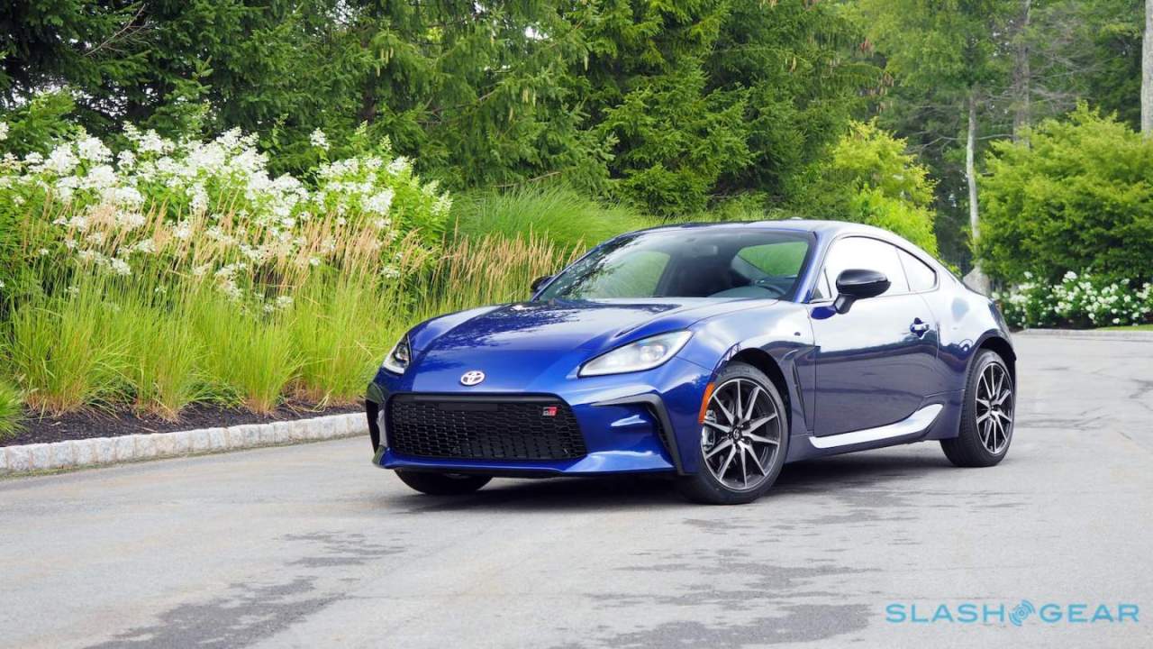 The $40k 2023 Nissan Z faces some fascinating competition - SlashGear