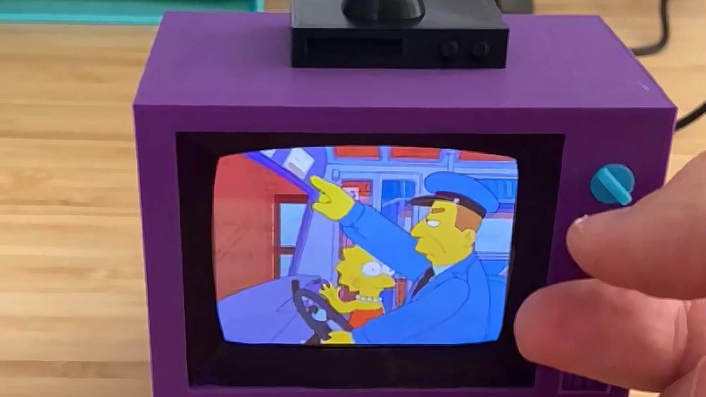 DIYer tiny Simpsons TV that plays random episodes on demand - SlashGear