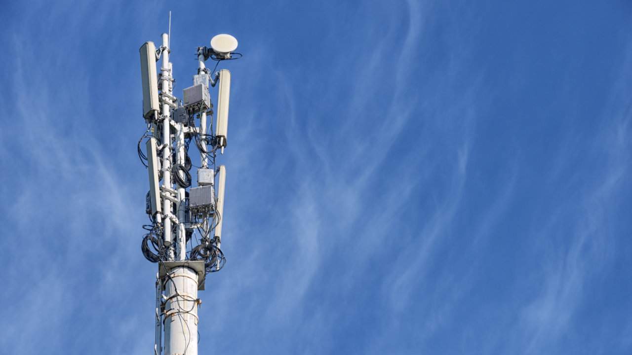 This new FCC mobile broadband map compares carrier coverage claims