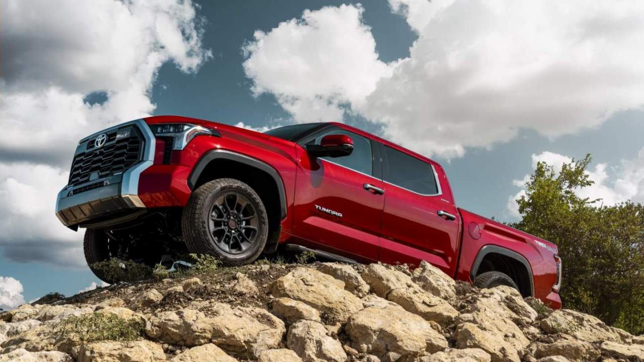 2022 Toyota Tundra enters the pickup fray with a turbo V6 motor and independent rear suspension
