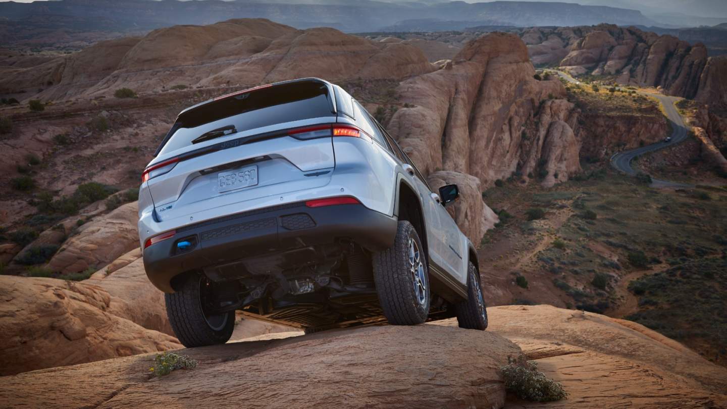 2022 Jeep Grand Cherokee 4xe PHEV revealed with new Trailhawk trim