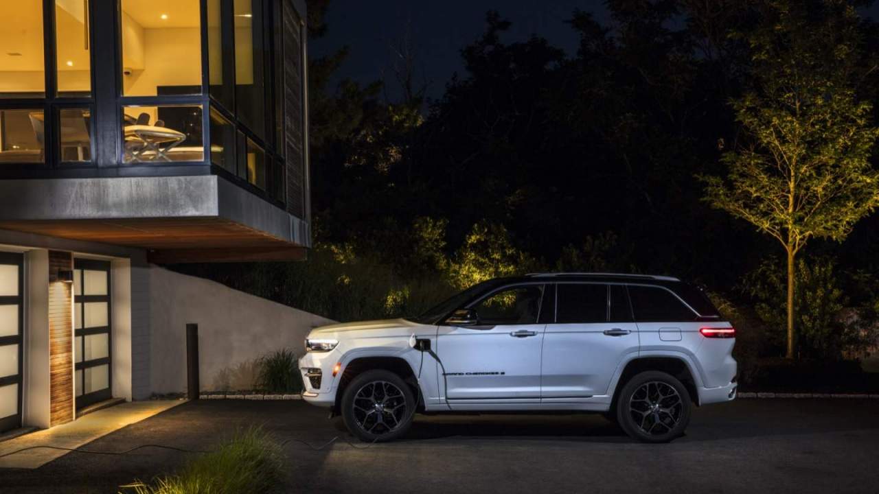 2022 Jeep Grand Cherokee 4xe PHEV revealed with new Trailhawk trim
