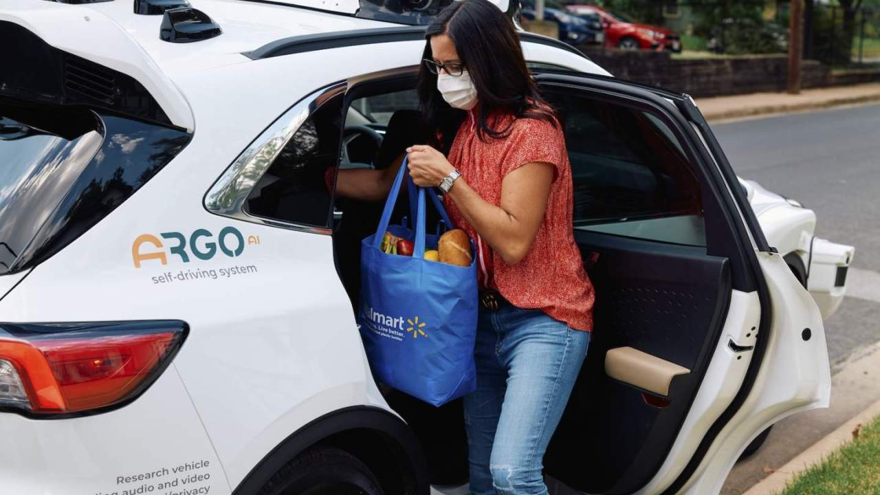 Walmart plans self-driving home delivery in 2021 with Ford and Argo AI cars