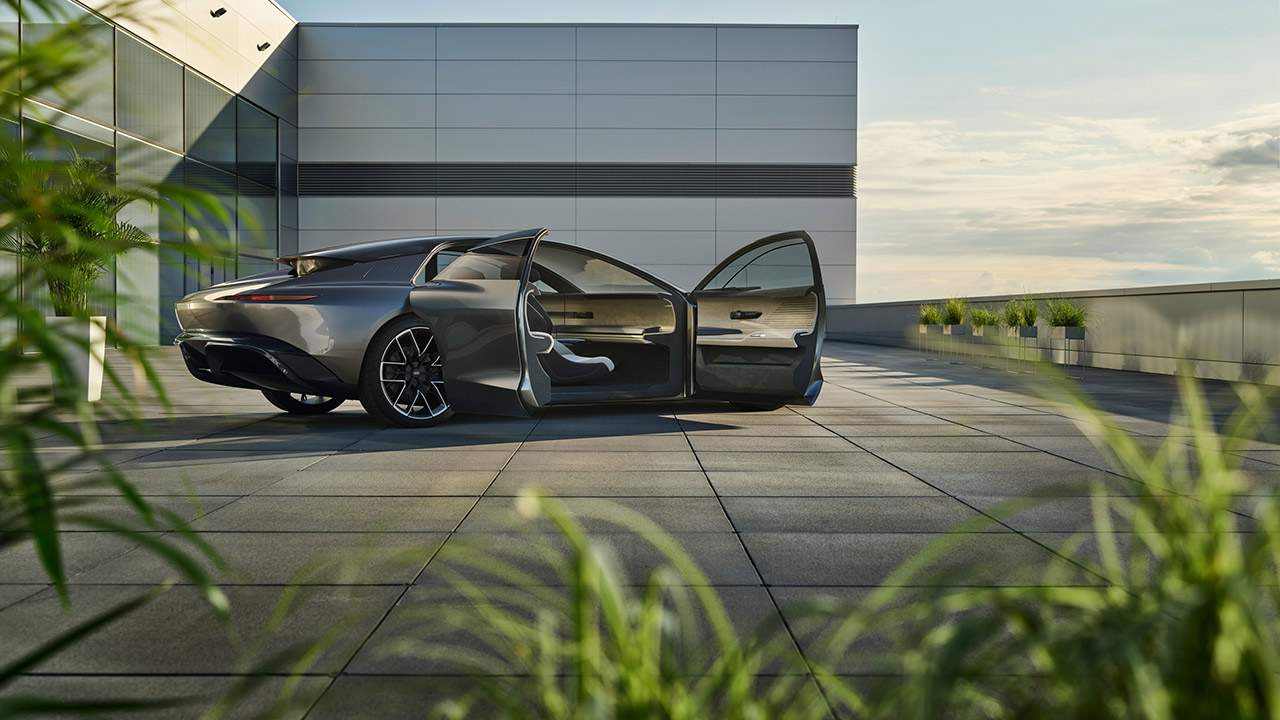 Audi grandsphere concept removes steering wheel, pedals, displays