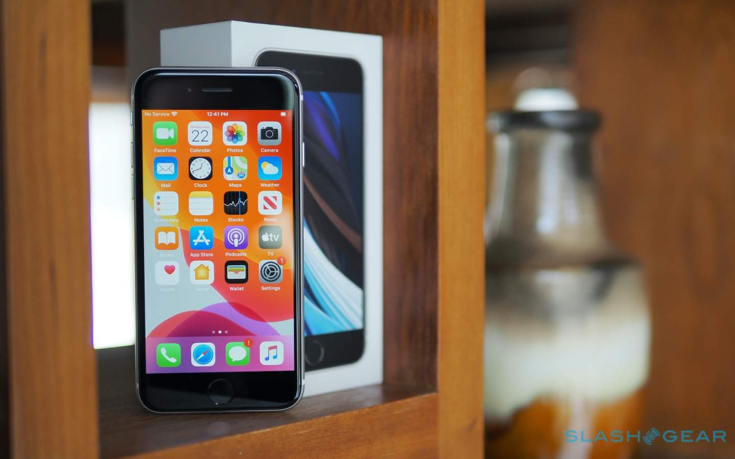 Apple Quietly Retires The Top Spec Iphone Se Slashgear Apple Quietly Retires The Top Spec Iphone Se Slashgear