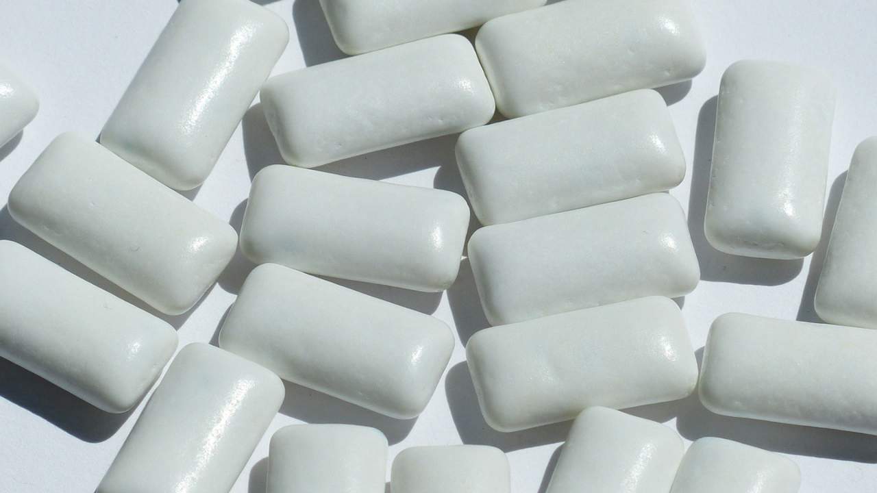 Study finds chewing gum has benefits after heart surgery