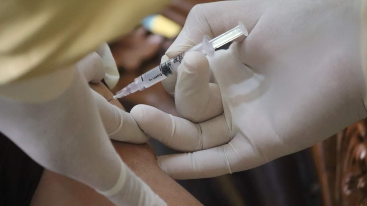 COVID-19 vaccine study has good news for people with multiple sclerosis