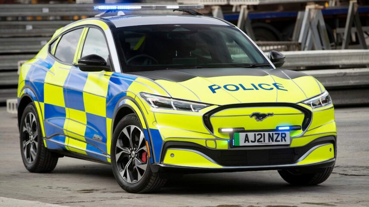 Ford Mustang Mach-E looks good done up as a British police car