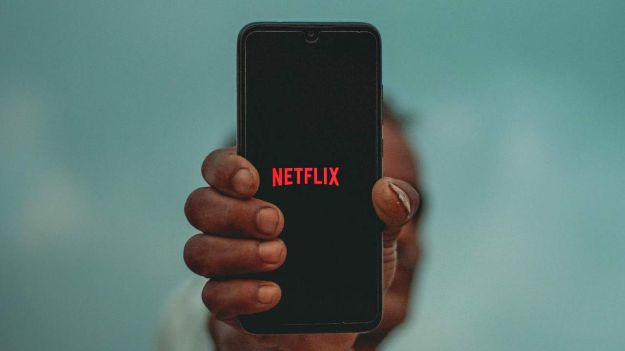 Netflix app for Android gets Fast Laughs and Play Something features