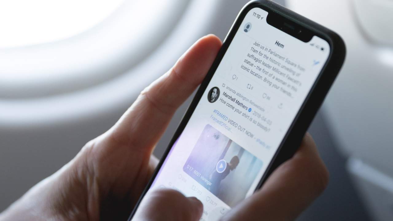 Analysis uncovers the Twitter accounts behind Harry and Meghan hate
