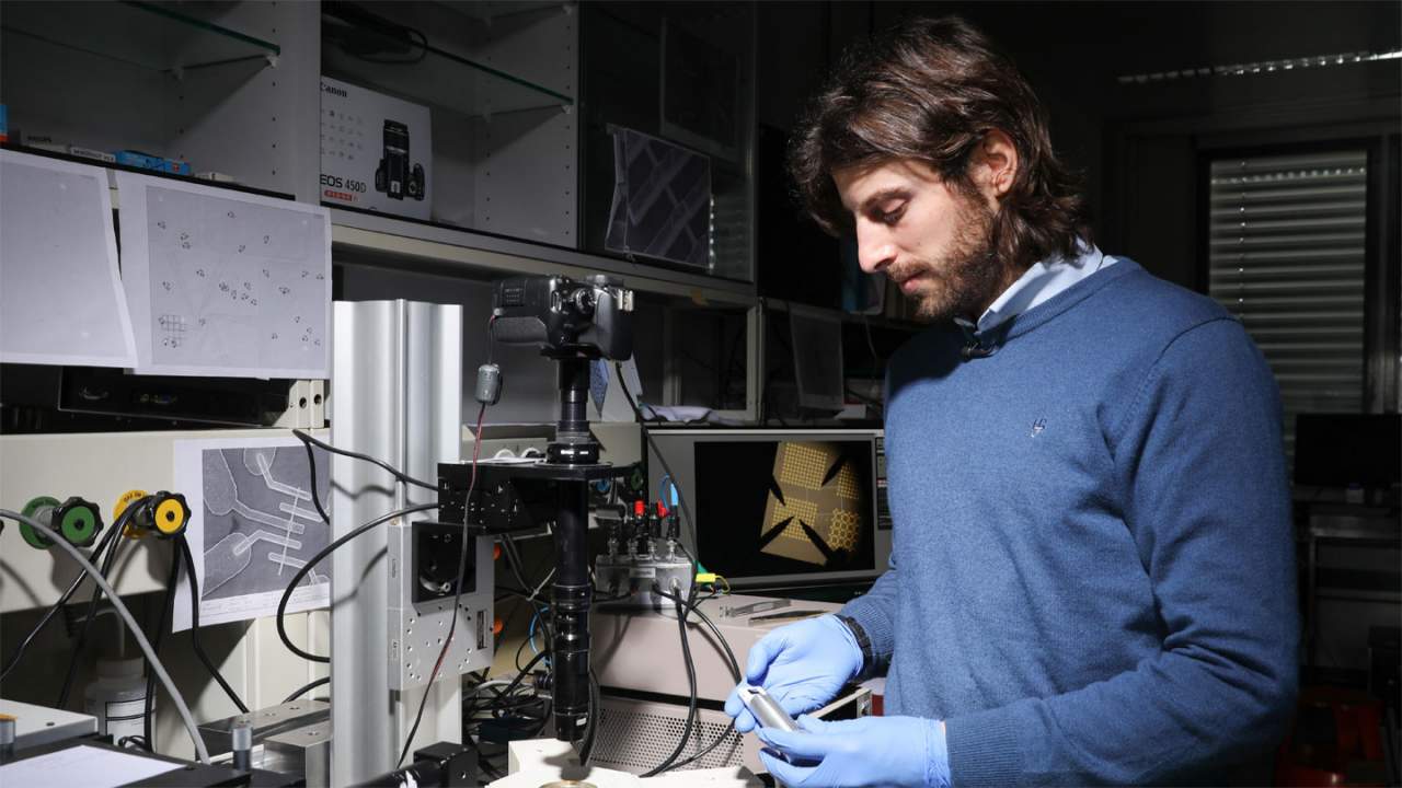 Researcher develops new nanowire architecture improving miniaturization