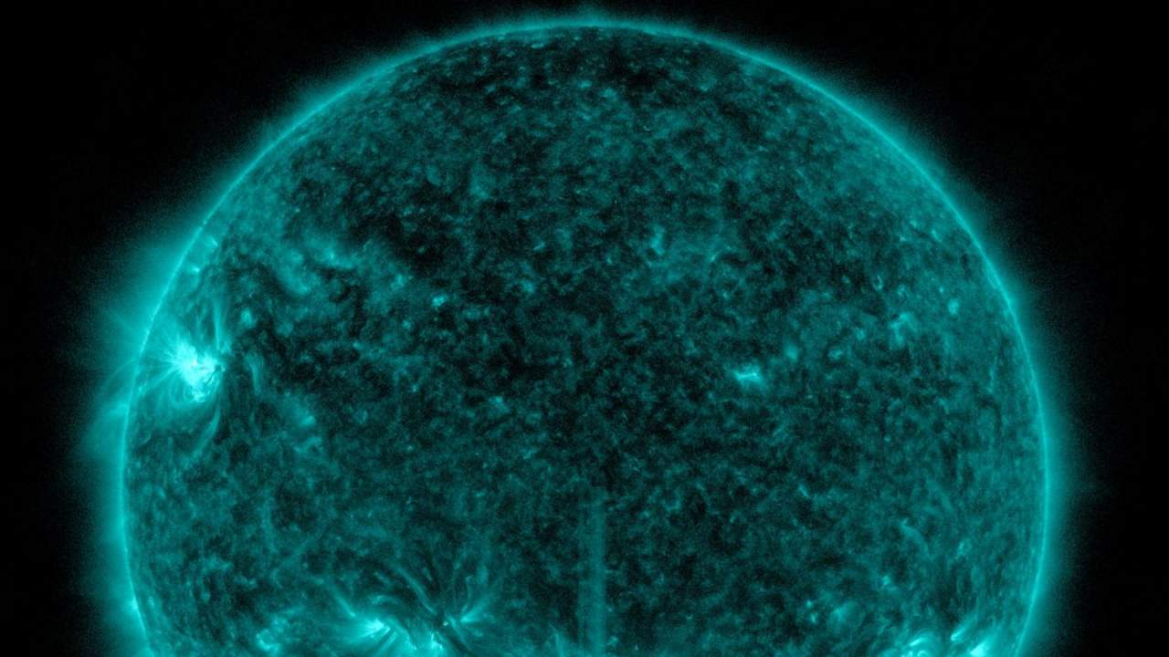 NASA records a massive solar flare