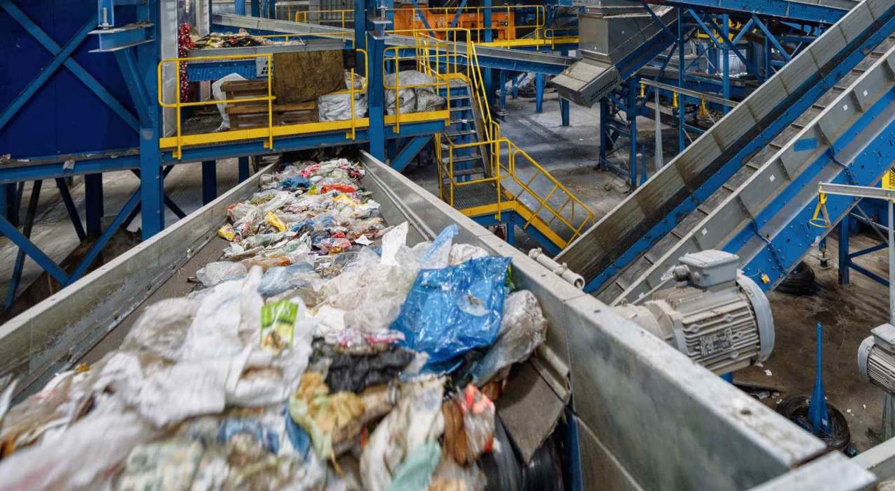 Plastic recycling facility