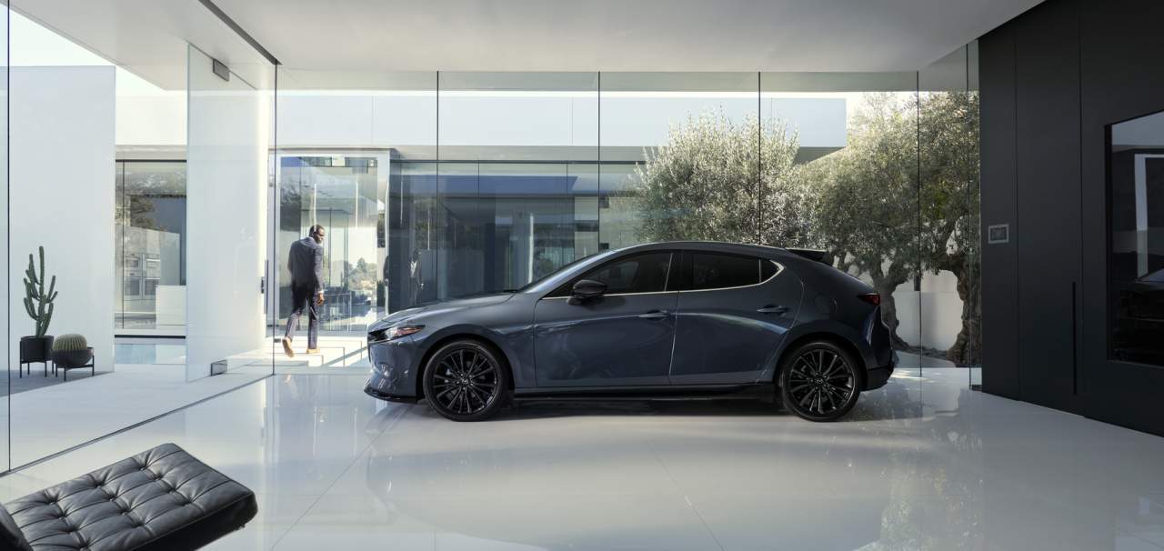 Carbon Edition 2022 Mazda 3 sees the Polymetal Gray trend spread