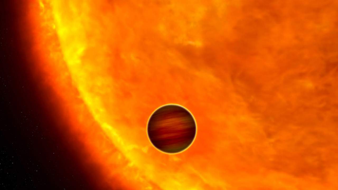 Ultrahot Jupiter exoplanet orbits its star in 16 hours